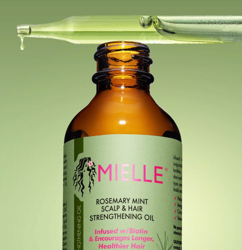 Aceite de romero crecimiento Rosemary Mint Scalp & Hair Strengthening Oil de Mielle de Mielle Naturals – vista 2